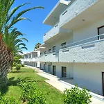 Yiannis Yard & 4* İstanköy