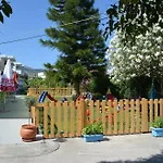 Yiannis Yard & 4* İstanköy