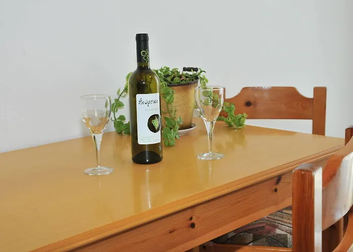 Yiannis Yard & 3* Kos