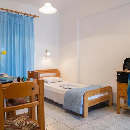 Yiannis Yard & 아파트호텔 3*