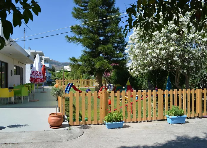 Yiannis Yard & 3* Miasto Kos