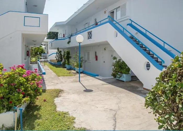 Yiannis Yard & Hotel apartamentowy 3*