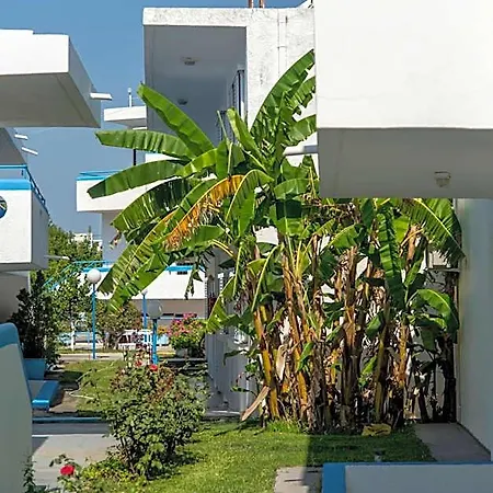 Yiannis Yard & Aparthotel