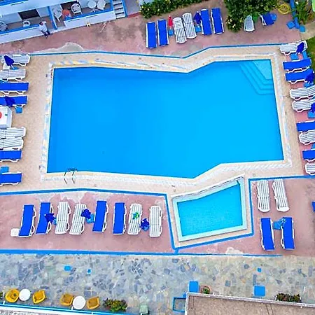 Yiannis Yard & 4*