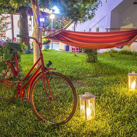 Yiannis Yard & بلدة كوس