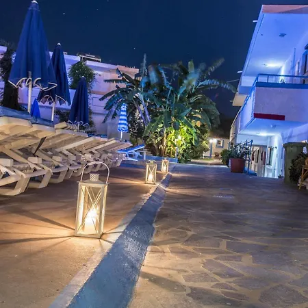 Yiannis Yard & شقة فندقية
