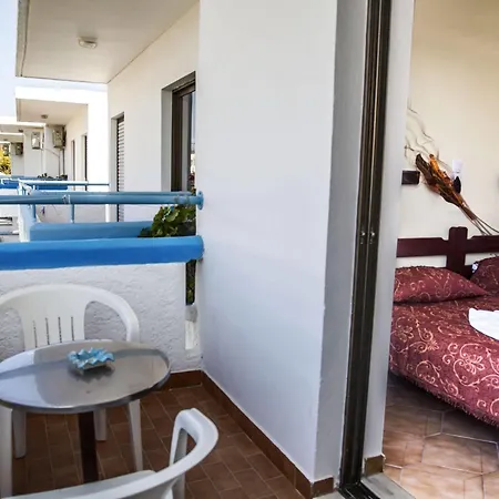 Hotel de apartamente Yiannis Yard & 4*