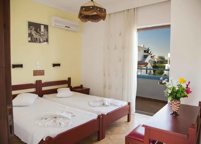 Yiannis Yard & شقة فندقية 3*