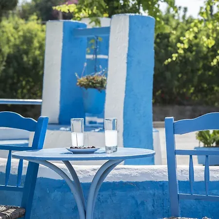 Hotel apartamentowy Yiannis Yard &