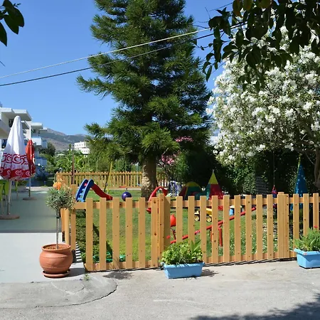 Yiannis Yard & 3* Kos