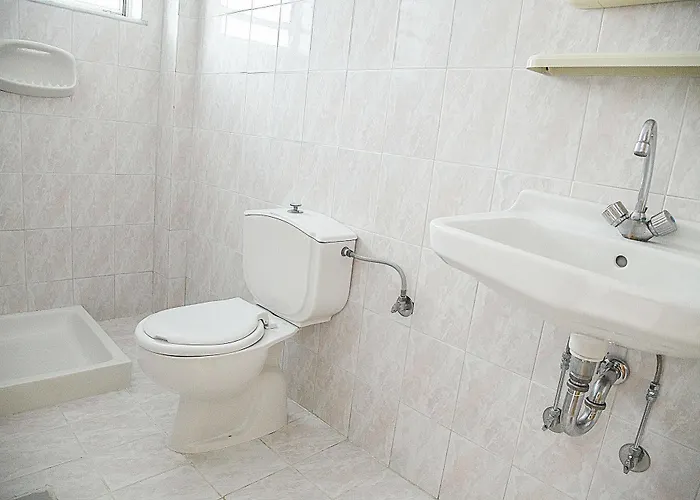 מלון דירות Yiannis Yard & 4*