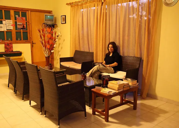 Yiannis Yard & מלון דירות 4*
