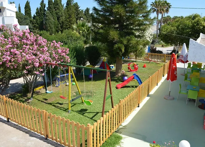 Yiannis Yard & 4*