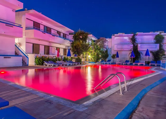 מלון דירות Yiannis Yard &